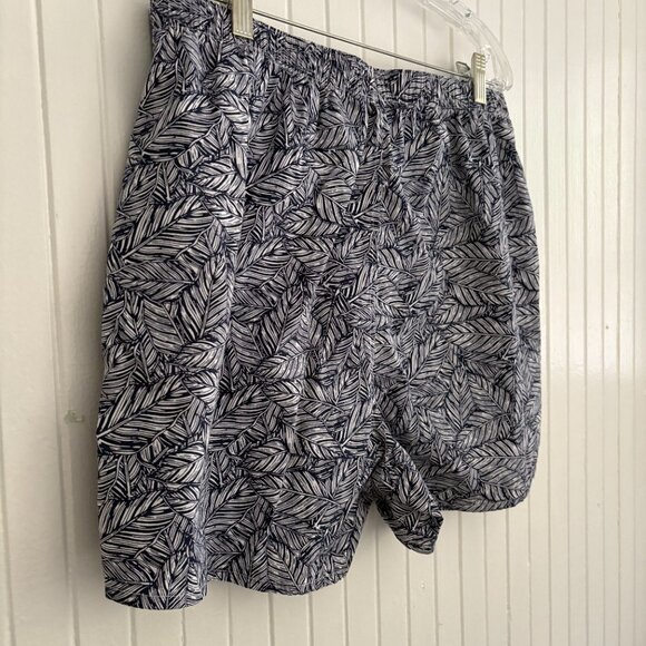 Old Navy Men's Swim Trunks - Picture 2 of 11